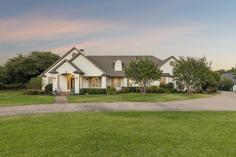 5401 Hidden Valley Court, Mansfield TX 76063 - Photo 3