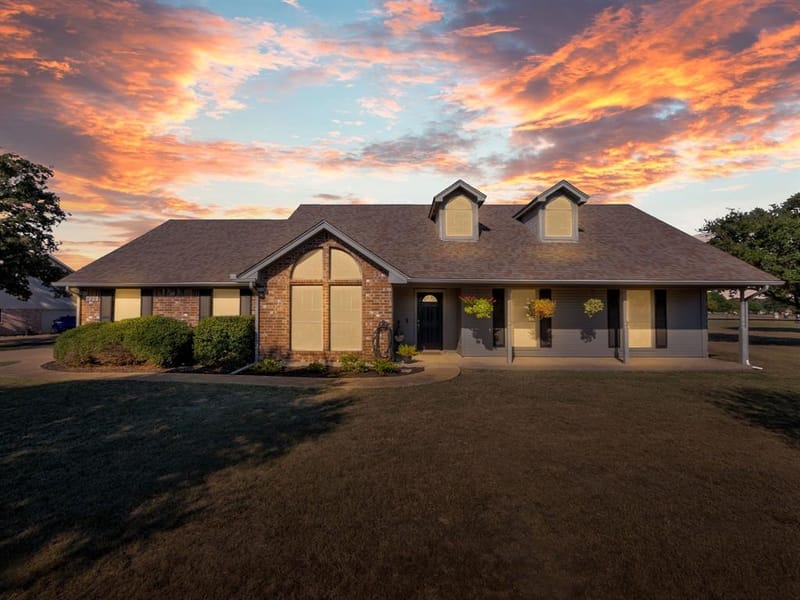 1020 Oak Hollow Lane, Combine TX 75159 - Photo 2
