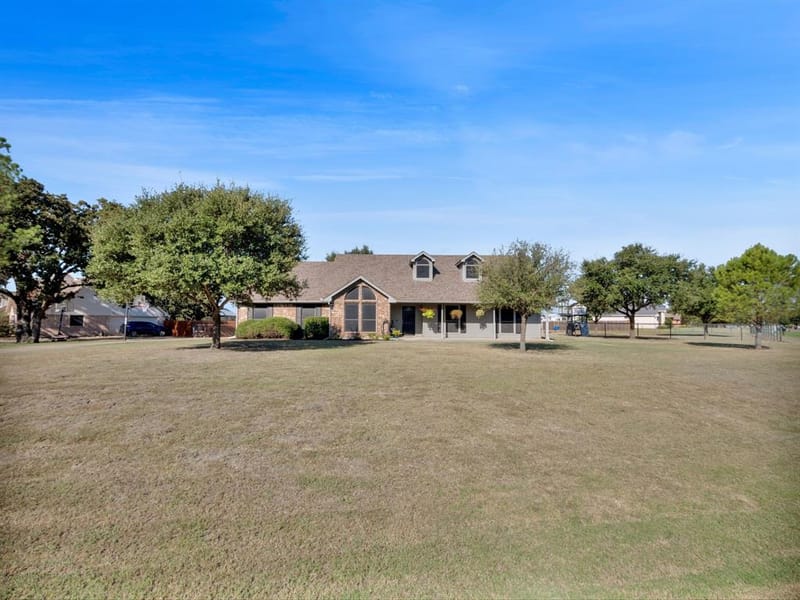 1020 Oak Hollow Lane, Combine TX 75159 - Photo 3