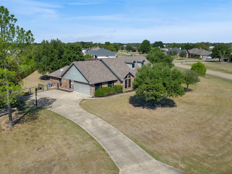 1020 Oak Hollow Lane, Combine TX 75159 - Photo 5