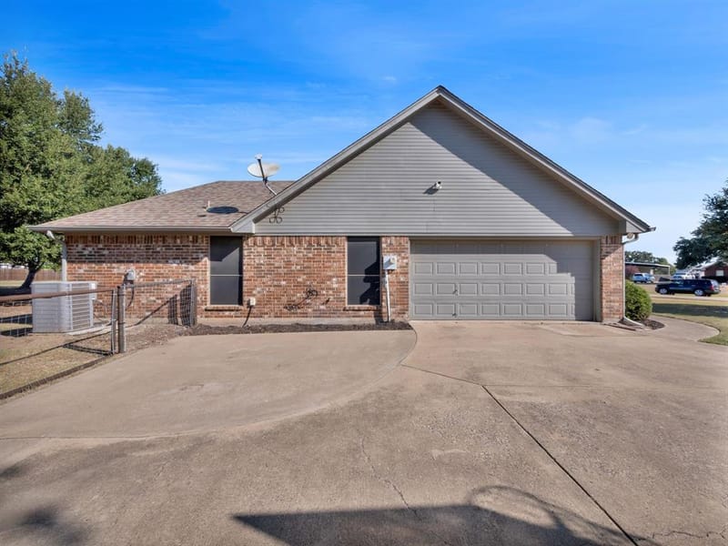 1020 Oak Hollow Lane, Combine TX 75159 - Photo 29