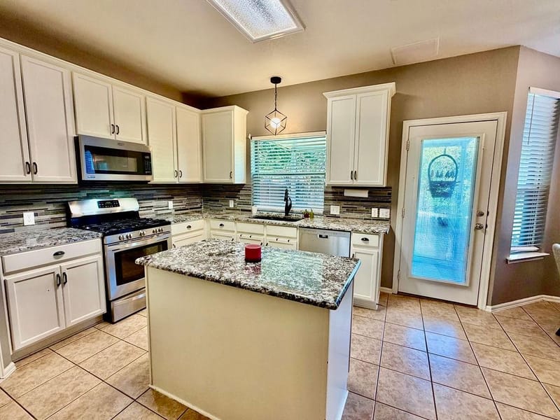 8101 Mansanillo Court, Arlington TX 76002 - Photo 14