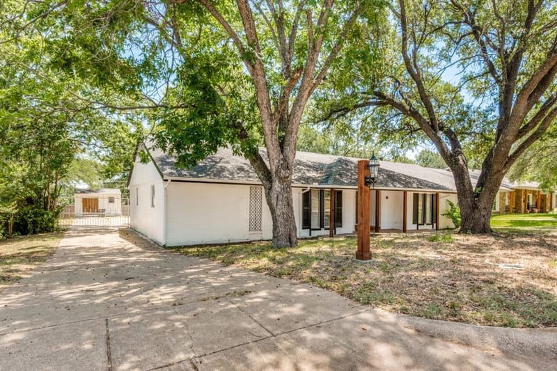 317 Cedar Creek Court, Fort Worth TX 76103 - Photo 2