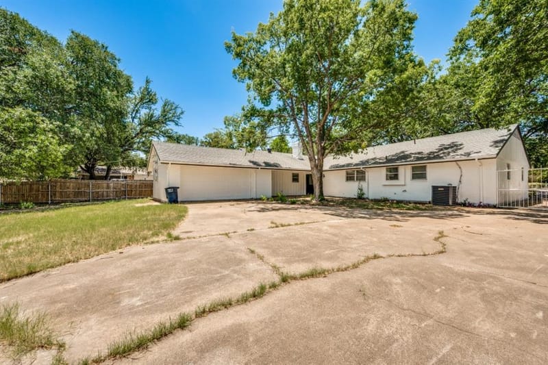 317 Cedar Creek Court, Fort Worth TX 76103 - Photo 25