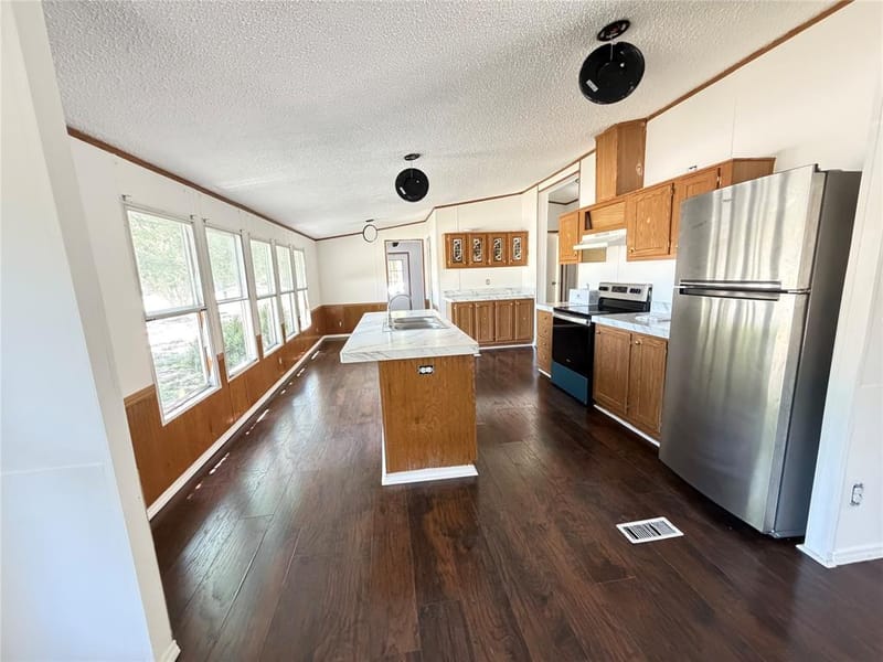 1010 Glen Brook Drive, Pecan Hill TX 75165 - Photo 2