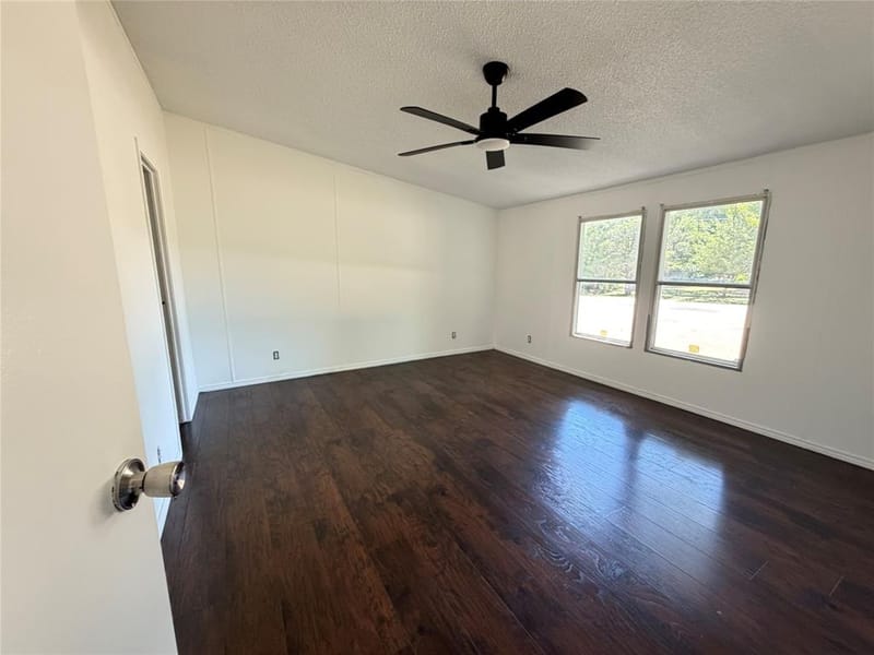 1010 Glen Brook Drive, Pecan Hill TX 75165 - Photo 5