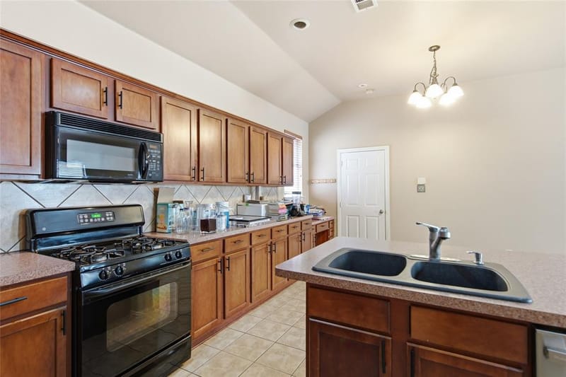 1728 Mercer Way, Savannah TX 76227 - Photo 17