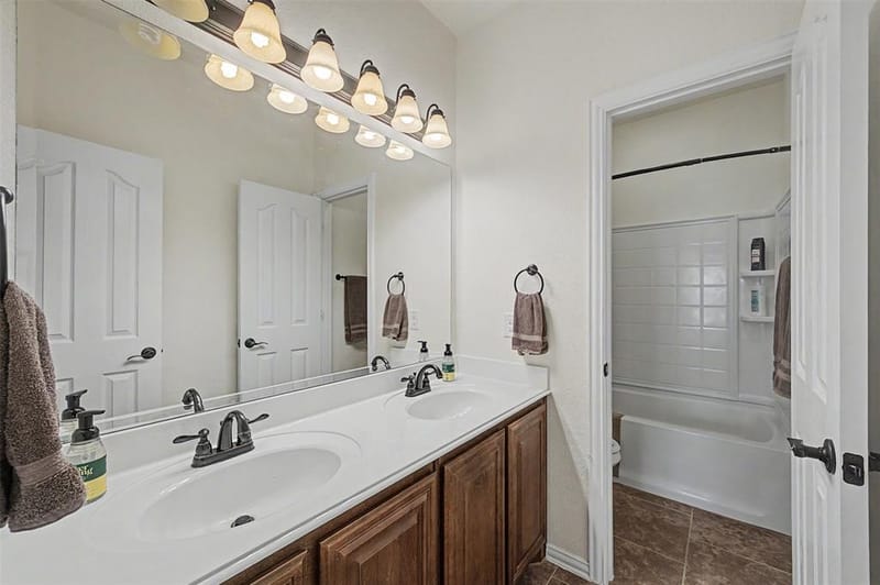 1204 Barberry Drive, Burleson TX 76028 - Photo 20