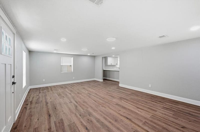 548 Ezekial Avenue, Dallas TX 75217 - Photo 7