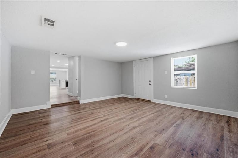 548 Ezekial Avenue, Dallas TX 75217 - Photo 14