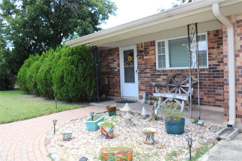208 PARK DR, Early TX 76802 - Photo 3
