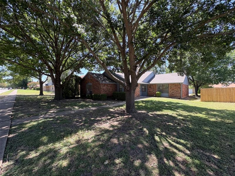 1362 Southridge Drive, Lancaster TX 75146 - Photo 3