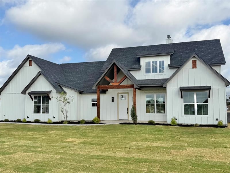 2013 Collin Street, Weatherford TX 76085 - Photo 2
