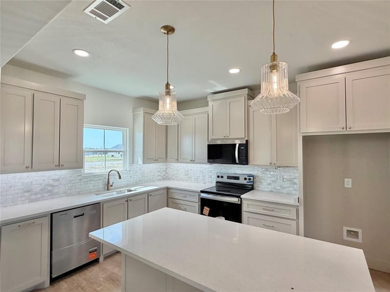 2013 Collin Street, Weatherford TX 76085 - Photo 7