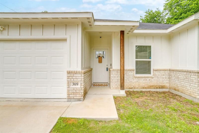 309 Francis Street, Hillsboro TX 76645 - Photo 3