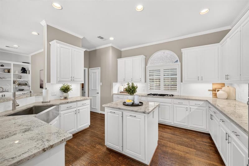 18728 Thorntree Lane, Dallas TX 75252 - Photo 11