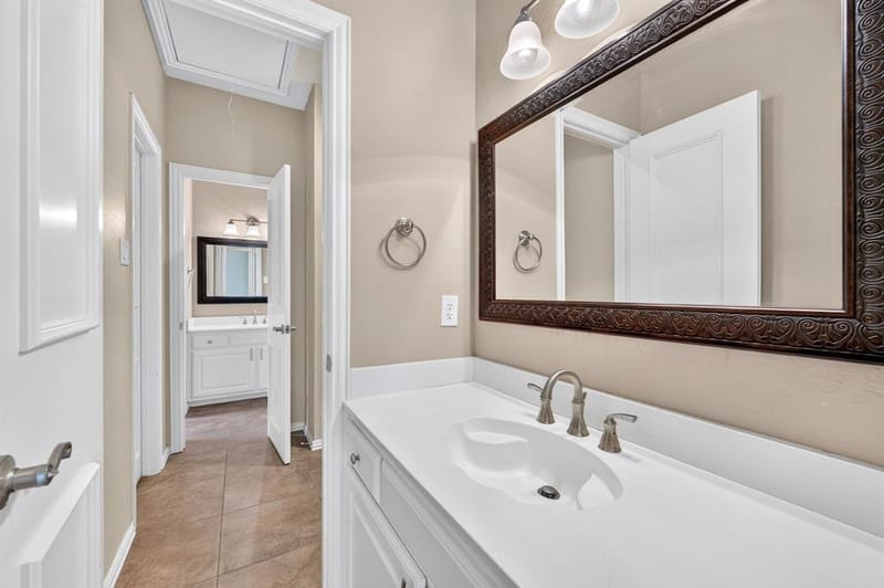 18728 Thorntree Lane, Dallas TX 75252 - Photo 31