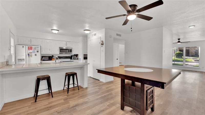 341 Arborview Drive, Garland TX 75043 - Photo 2