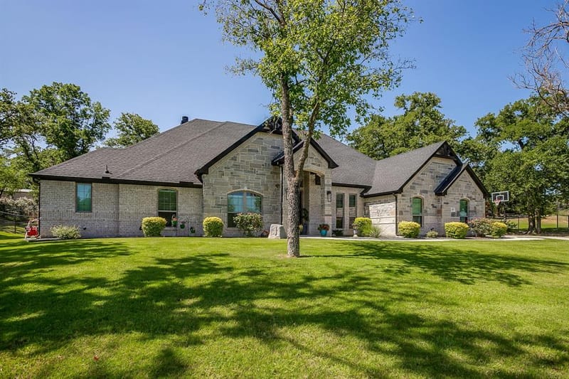 1011 Glenoaks Drive, Weatherford TX 76088 - Photo 2