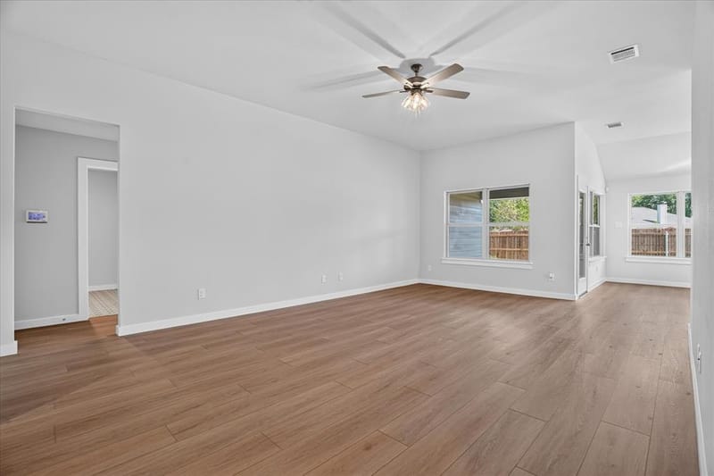 423 Rose Avenue, Cleburne TX 76033 - Photo 6