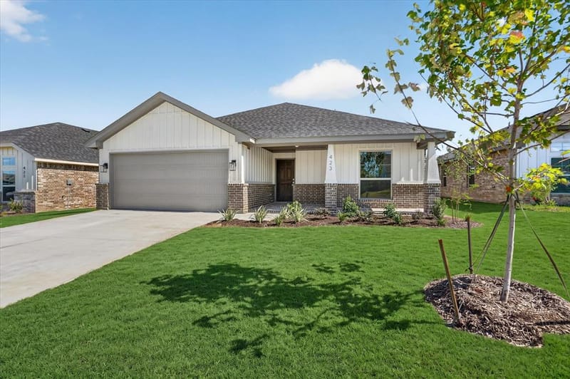 423 Rose Avenue, Cleburne TX 76033 - Photo 3