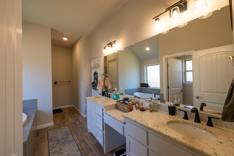 3006 Promenade Drive, Granbury TX 76049 - Photo 16