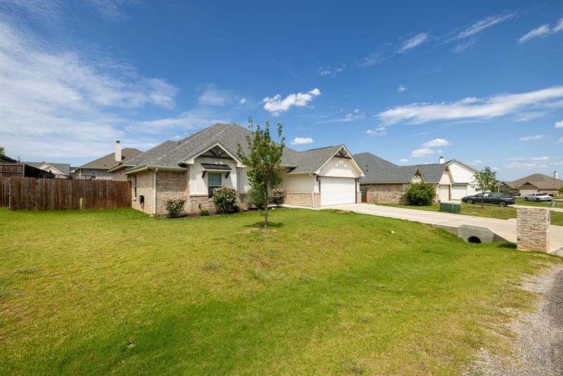 3006 Promenade Drive, Granbury TX 76049 - Photo 25