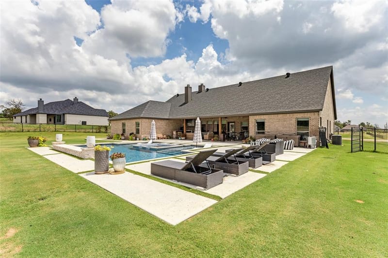 2015 Veal Circle, Weatherford TX 76085 - Photo 3