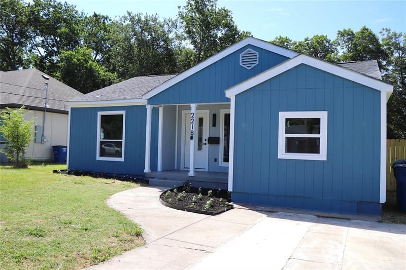 2218 Kathleen Avenue, Dallas TX 75216 - Photo 2