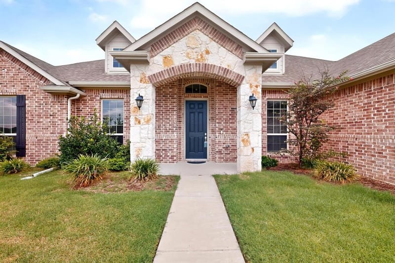 690 Serenity Lane, Red Oak TX 75154 - Photo 2