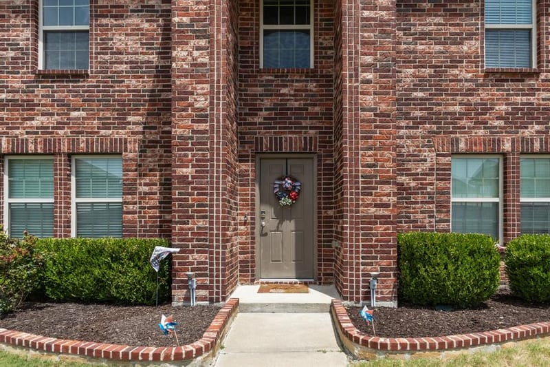 2508 Glen Hollow Drive, Lancaster TX 75134 - Photo 2