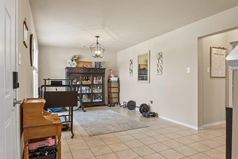 2508 Glen Hollow Drive, Lancaster TX 75134 - Photo 9