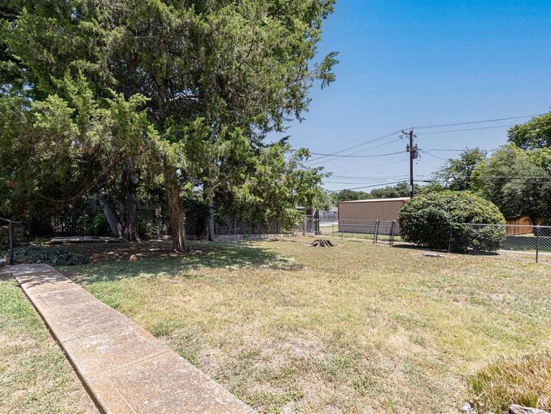 4805 Hildring Drive E, Fort Worth TX 76109 - Photo 36
