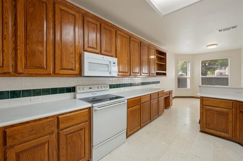 1718 Lake Bluff Drive, Garland TX 75043 - Photo 18