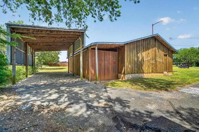 418 County Road 1627, Clifton TX 76634 - Photo 34