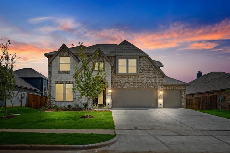 116 Mockingbird Hill Drive, Joshua TX 76058 - Photo 2
