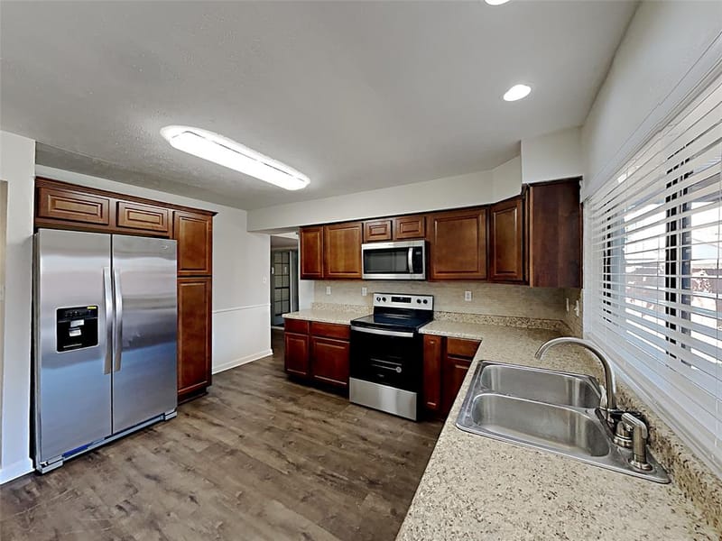 3522 Whitney Drive, Carrollton TX 75007 - Photo 6