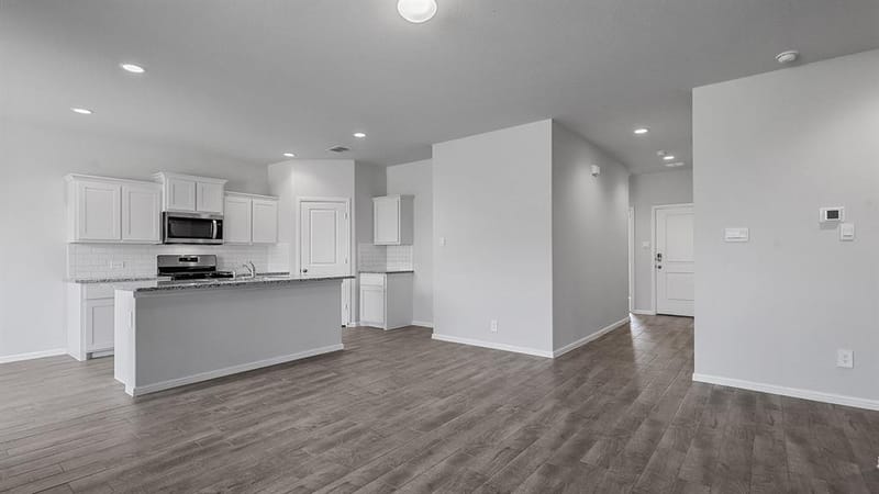 411 SUNDAY SILENCE Way, Granbury TX 76049 - Photo 13