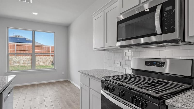 411 SUNDAY SILENCE Way, Granbury TX 76049 - Photo 7