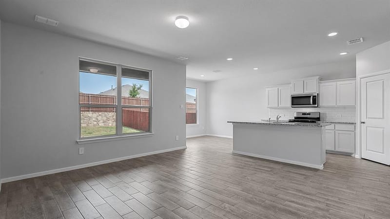 411 SUNDAY SILENCE Way, Granbury TX 76049 - Photo 11