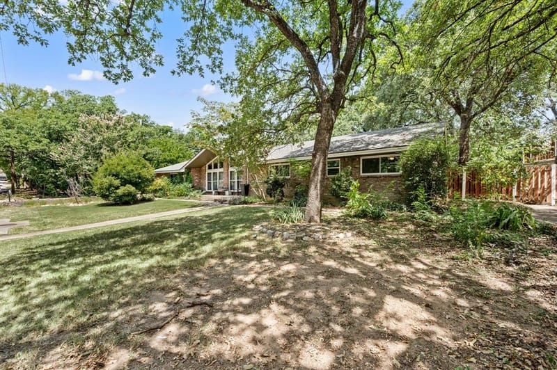 4104 Linkwood Drive, Euless TX 76040 - Photo 4