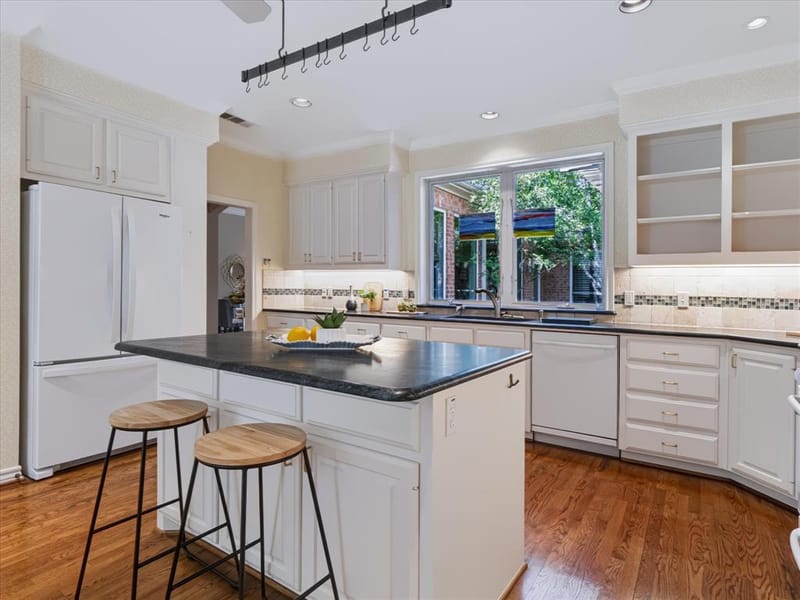 2708 Rosedale Avenue, University Park TX 75205 - Photo 12