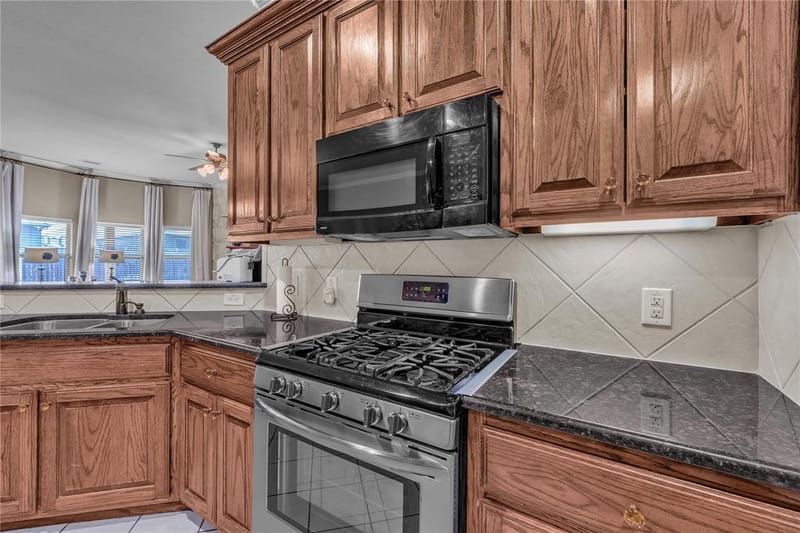 404 Bryn Mawr Lane, Van Alstyne TX 75495 - Photo 15