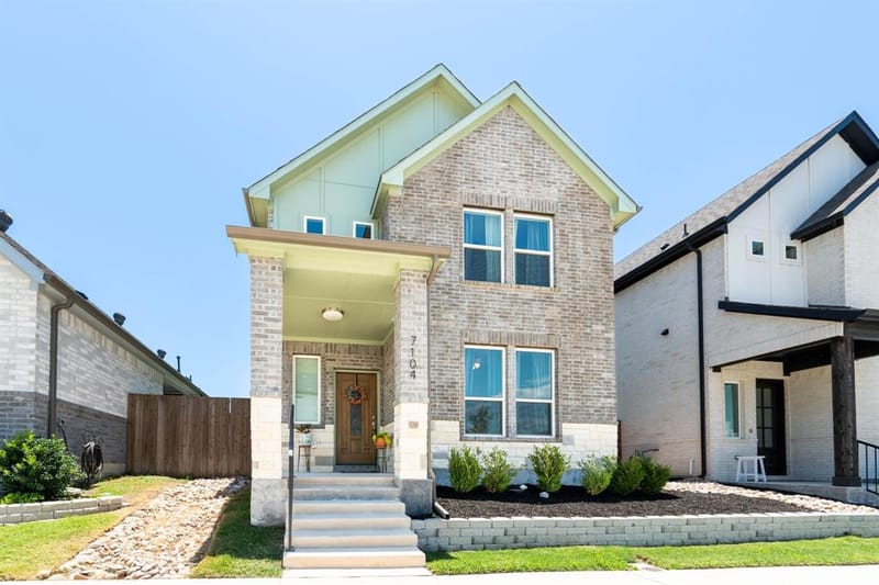 7104 Bayhill Lane, Rowlett TX 75088 - Photo 2