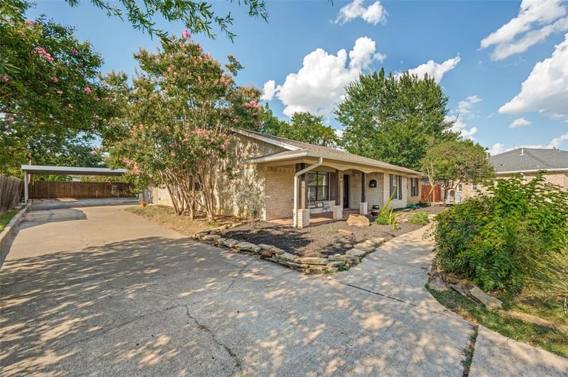 221 Linda Lane, Irving TX 75062 - Photo 2