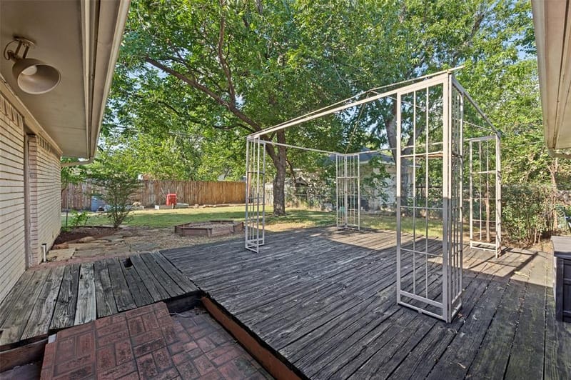 221 Linda Lane, Irving TX 75062 - Photo 24