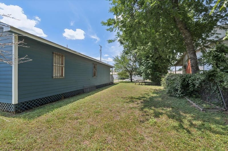 403 Dallas, Waco TX 76704 - Photo 25
