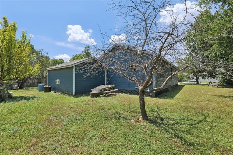 403 Dallas, Waco TX 76704 - Photo 21
