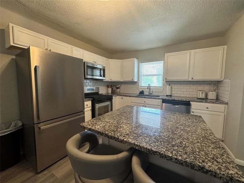 105 S Lakeview Drive, Lacy Lakeview TX 76705 - Photo 6