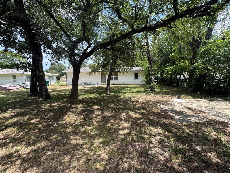 105 S Lakeview Drive, Lacy Lakeview TX 76705 - Photo 30